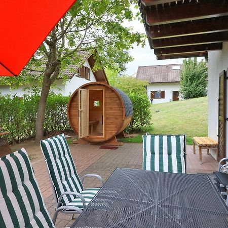 Seepark Kirchheim Ferienhaus Bei Nina Mit Sauna エクステリア 写真
