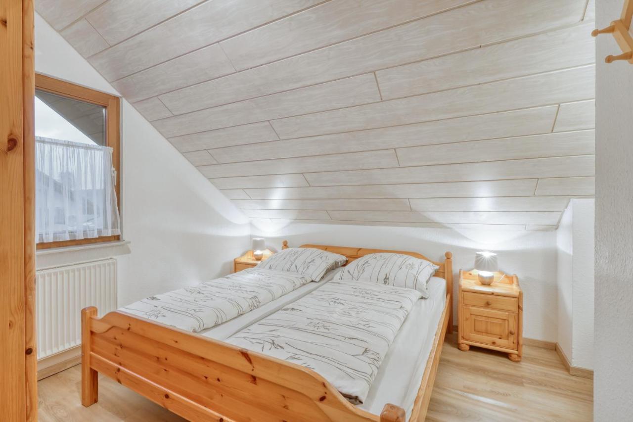 Seepark Kirchheim Ferienhaus Bei Nina Mit Sauna エクステリア 写真