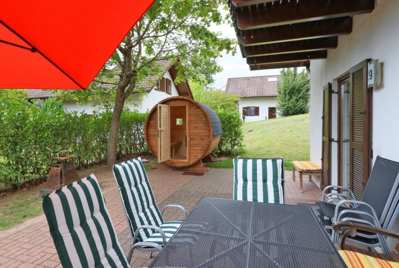 Seepark Kirchheim Ferienhaus Bei Nina Mit Sauna エクステリア 写真